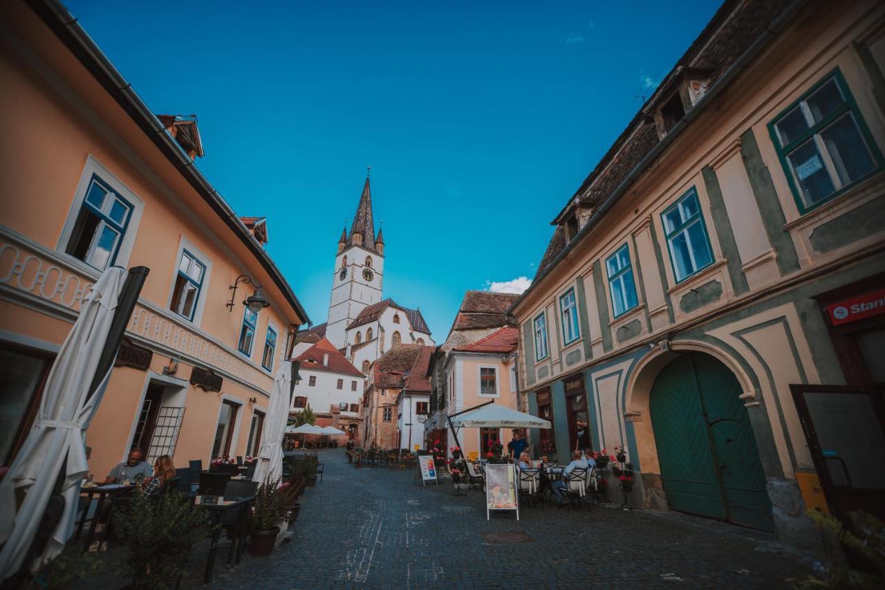 Authentic Old Town Retreat *